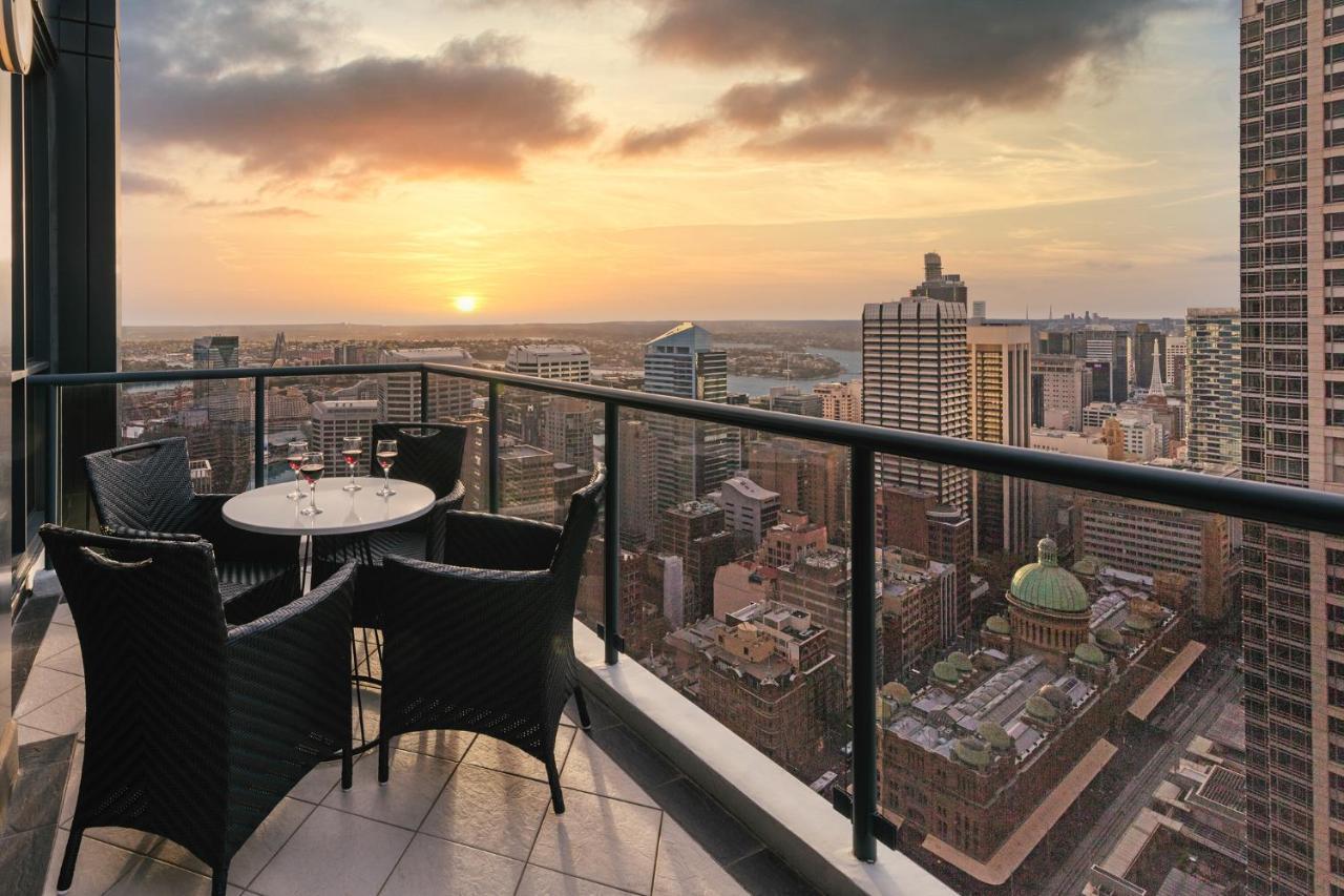 Meriton Suites Pitt Street, Sydney Exterior foto View from the balcony of a typical apartment